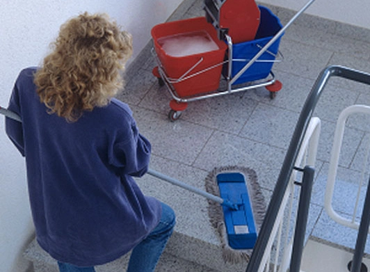 Pulizia delle parti comuni degli edifici a Guidonia Montecelio 00012